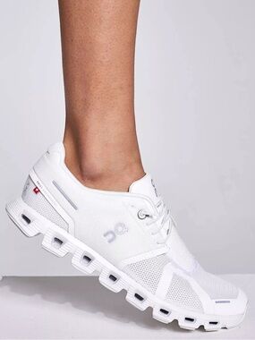 On Running White Cloud 5 Running Sneakers